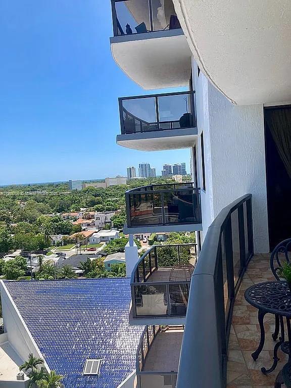 THE LUXOR RESIDENCES COND - Residential