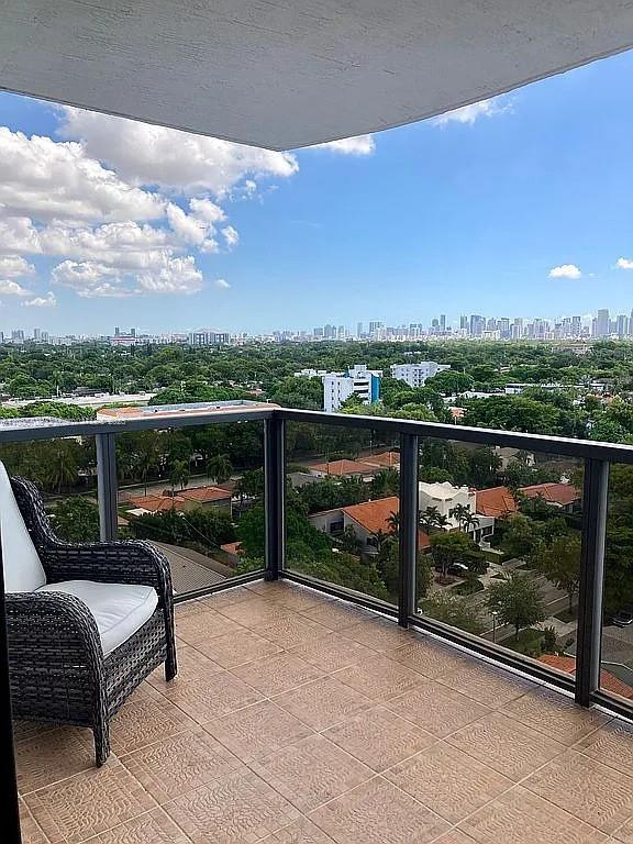 THE LUXOR RESIDENCES COND - Residential