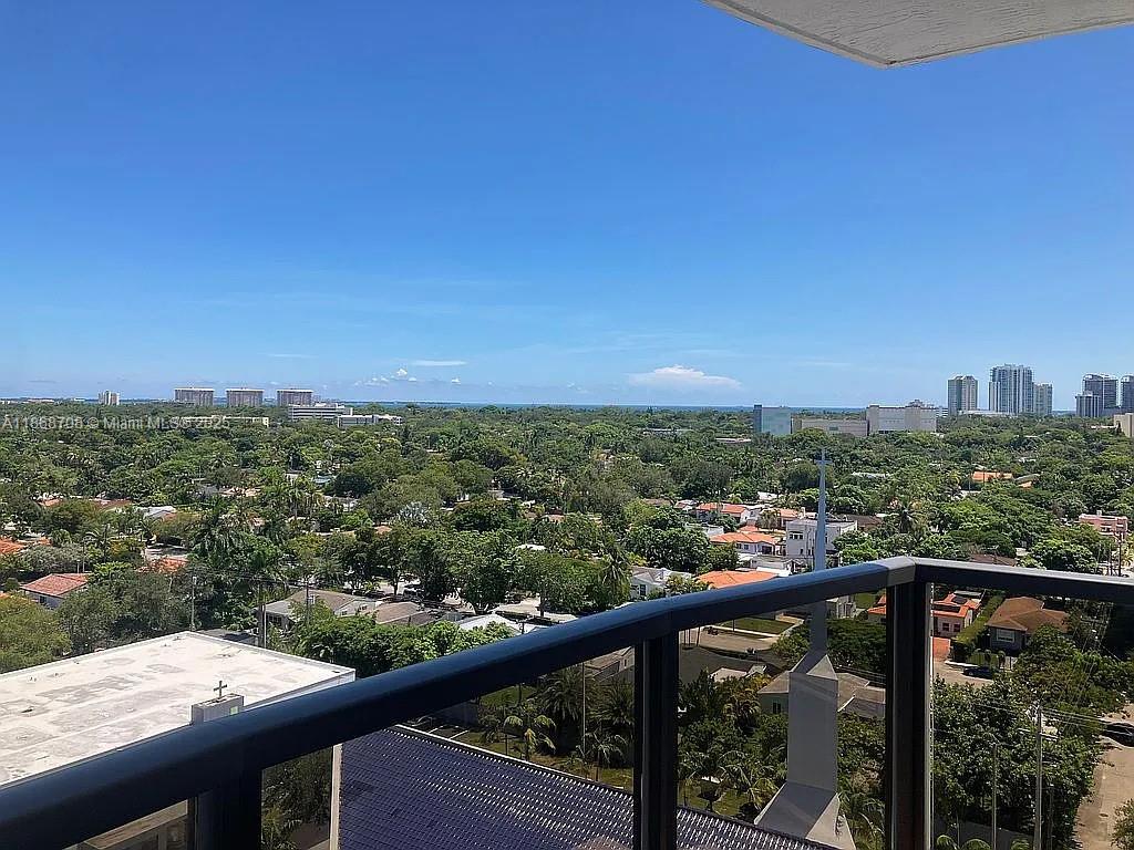 THE LUXOR RESIDENCES COND - Residential