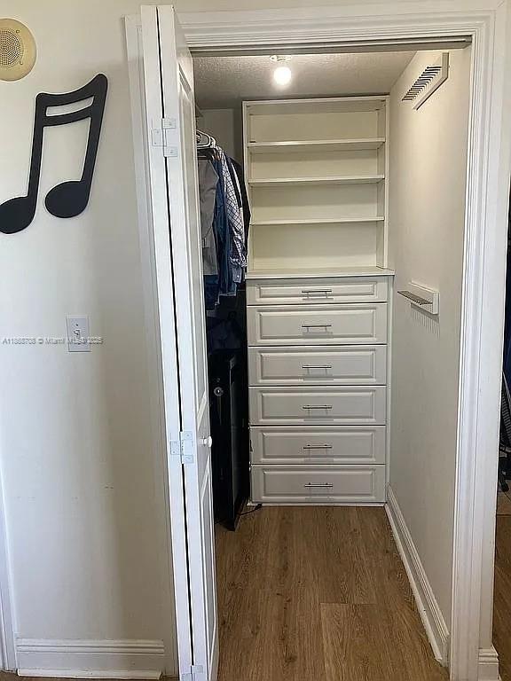 THE LUXOR RESIDENCES COND - Residential