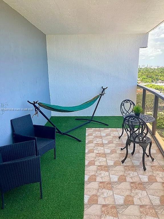 THE LUXOR RESIDENCES COND - Residential