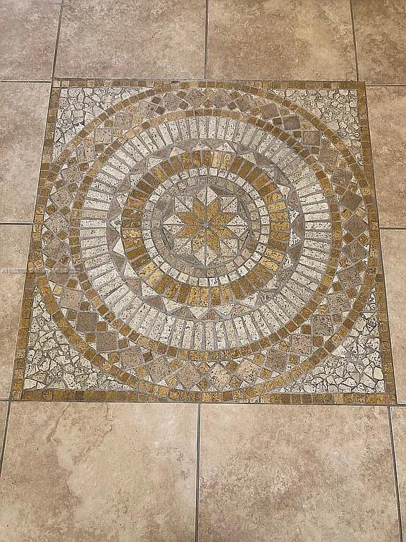 THE LUXOR RESIDENCES COND - Residential