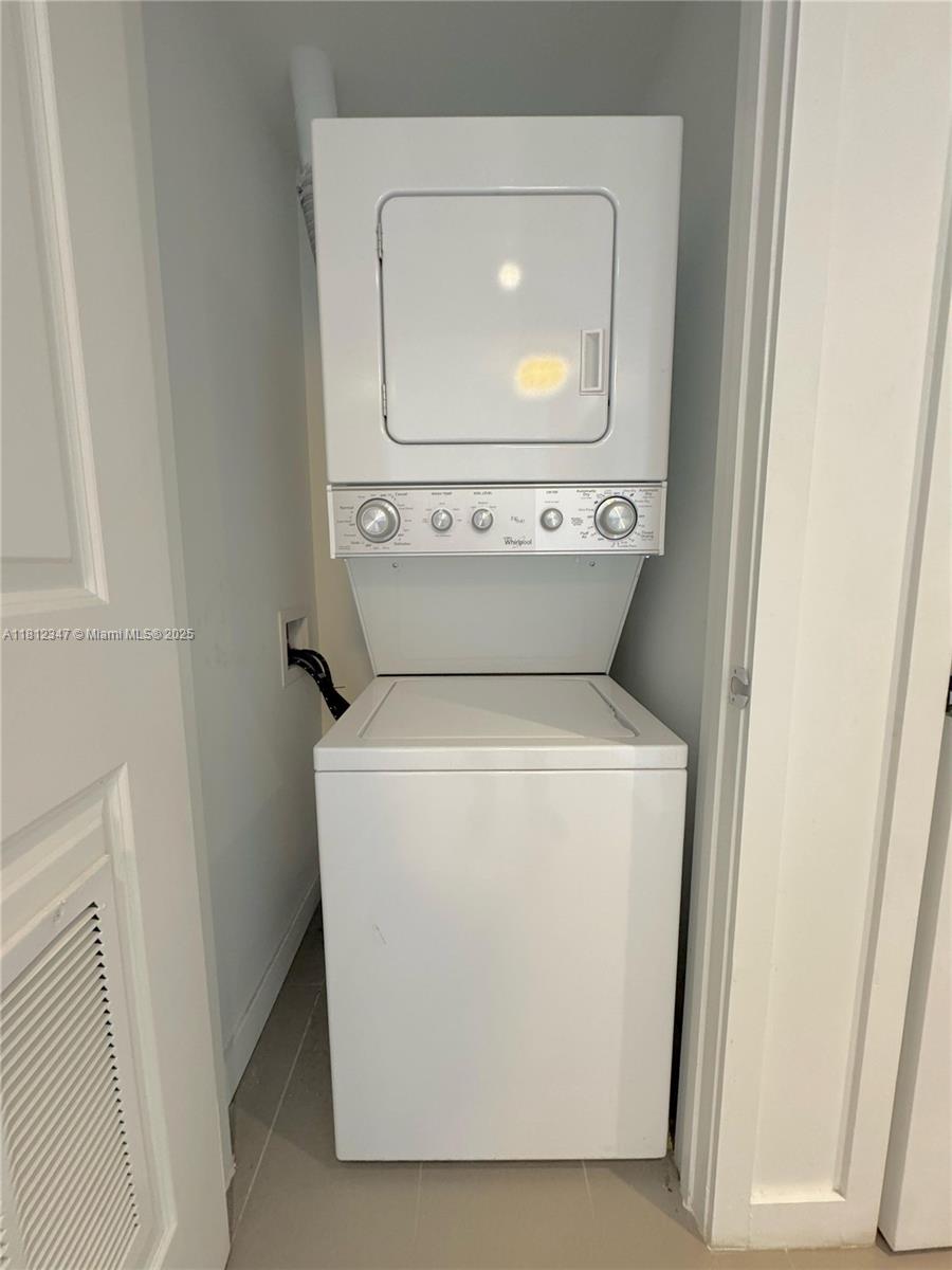 CANVAS CONDO - Residential