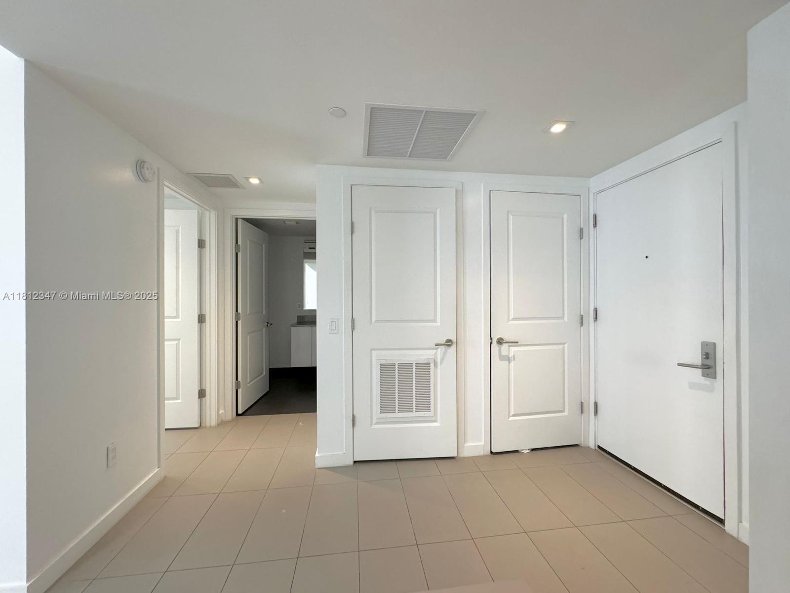 CANVAS CONDO - Residential
