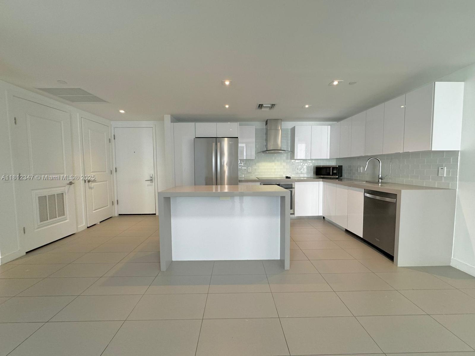 CANVAS CONDO - Residential