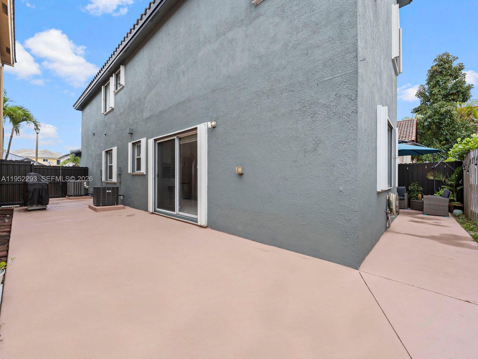 LAKESIDE AT THE HAMMOCKS - Residential