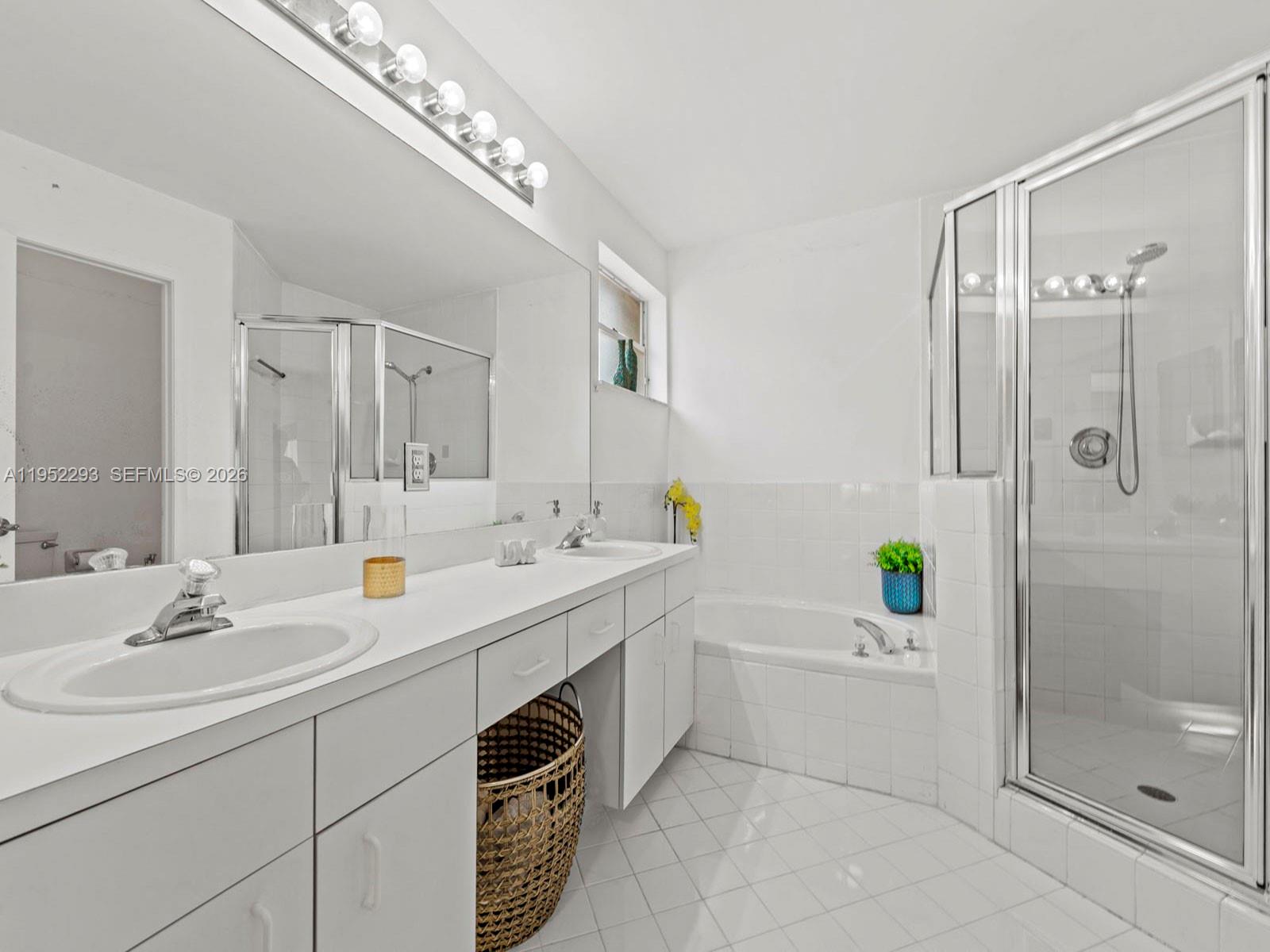 LAKESIDE AT THE HAMMOCKS - Residential