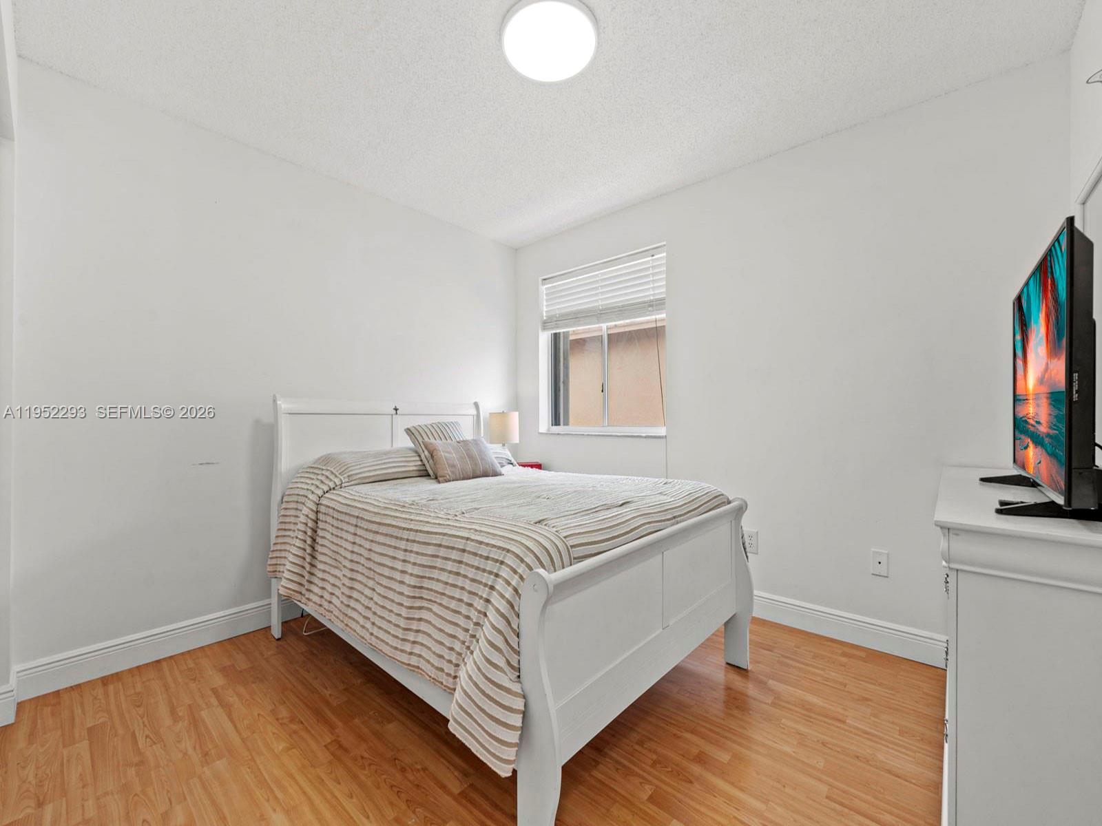 LAKESIDE AT THE HAMMOCKS - Residential