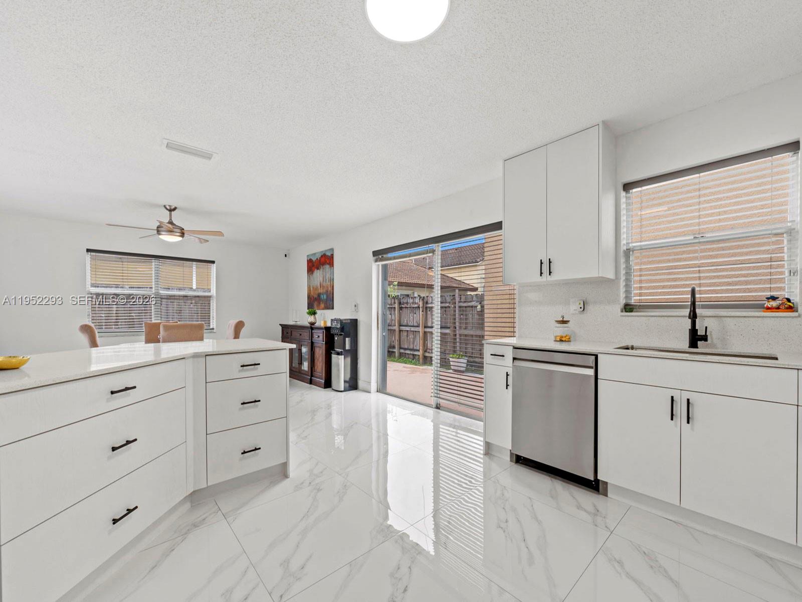 LAKESIDE AT THE HAMMOCKS - Residential