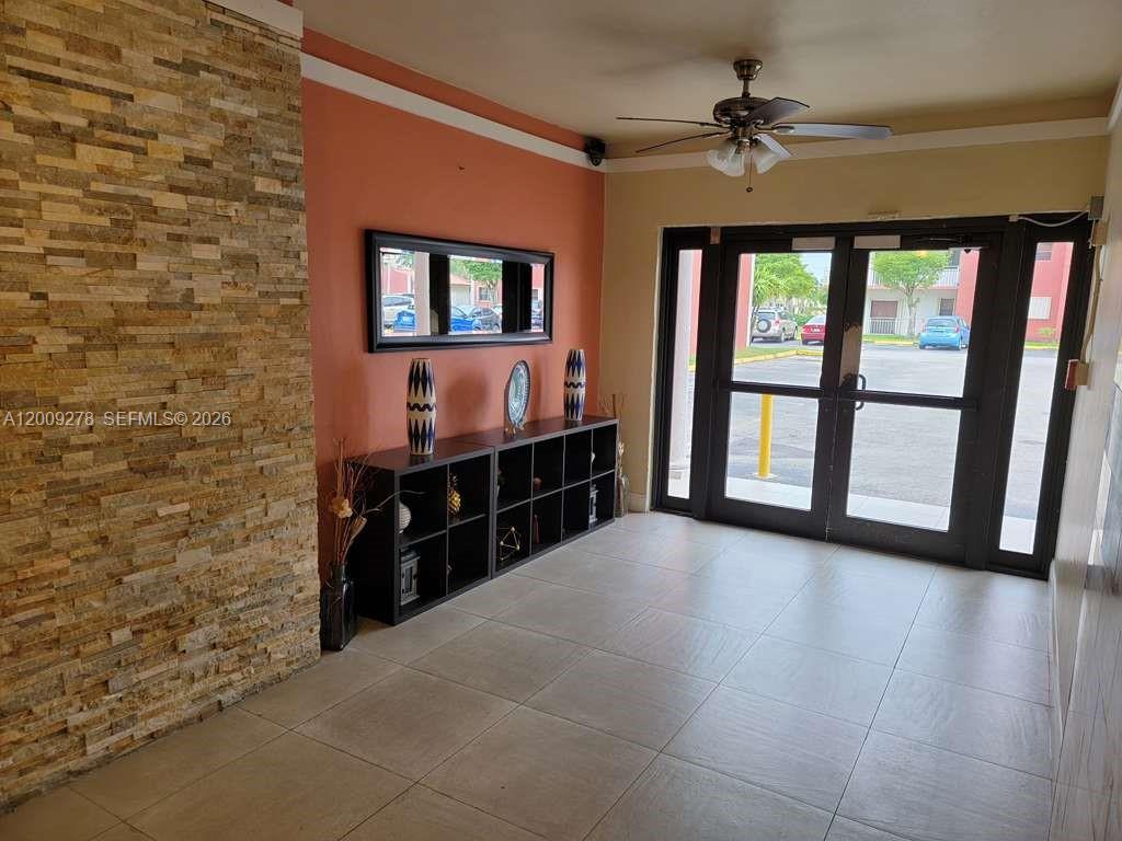 VISIONS AT FOUNTAINBLEAU - Residential