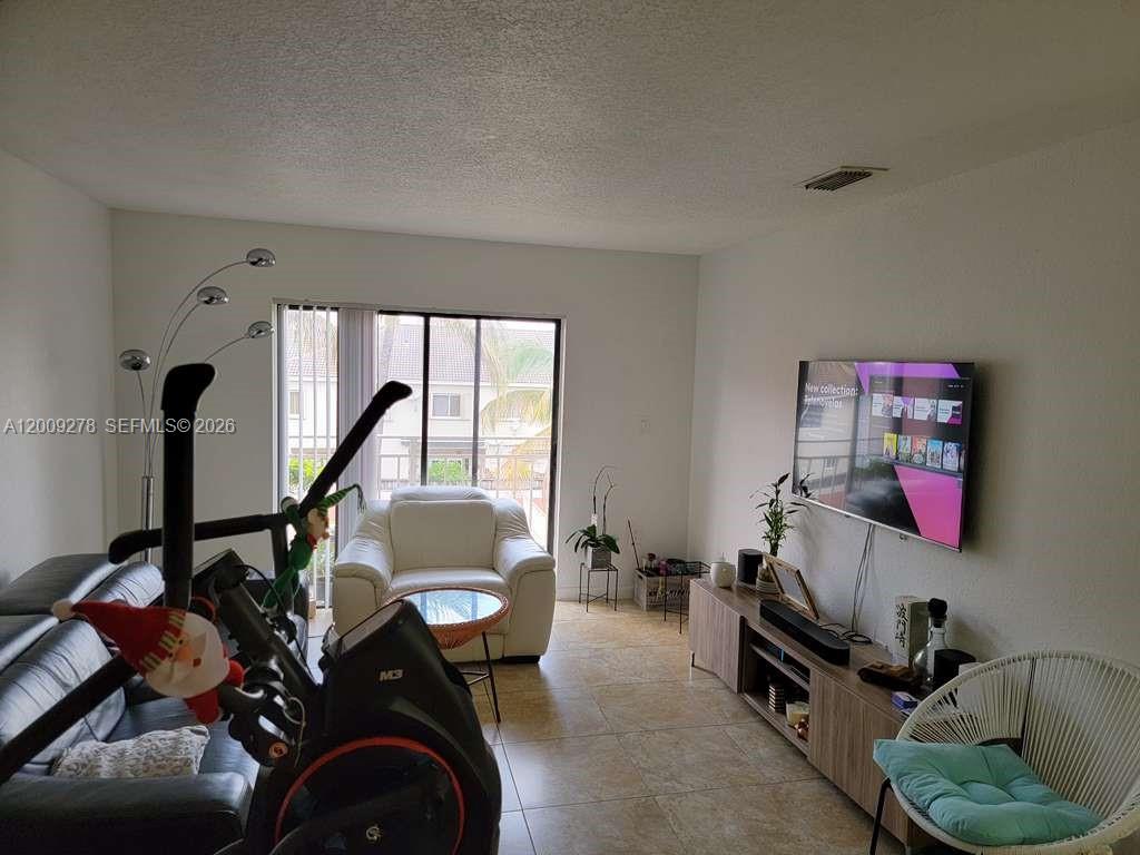 VISIONS AT FOUNTAINBLEAU - Residential