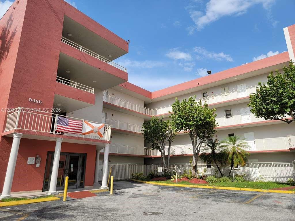 VISIONS AT FOUNTAINBLEAU - Residential