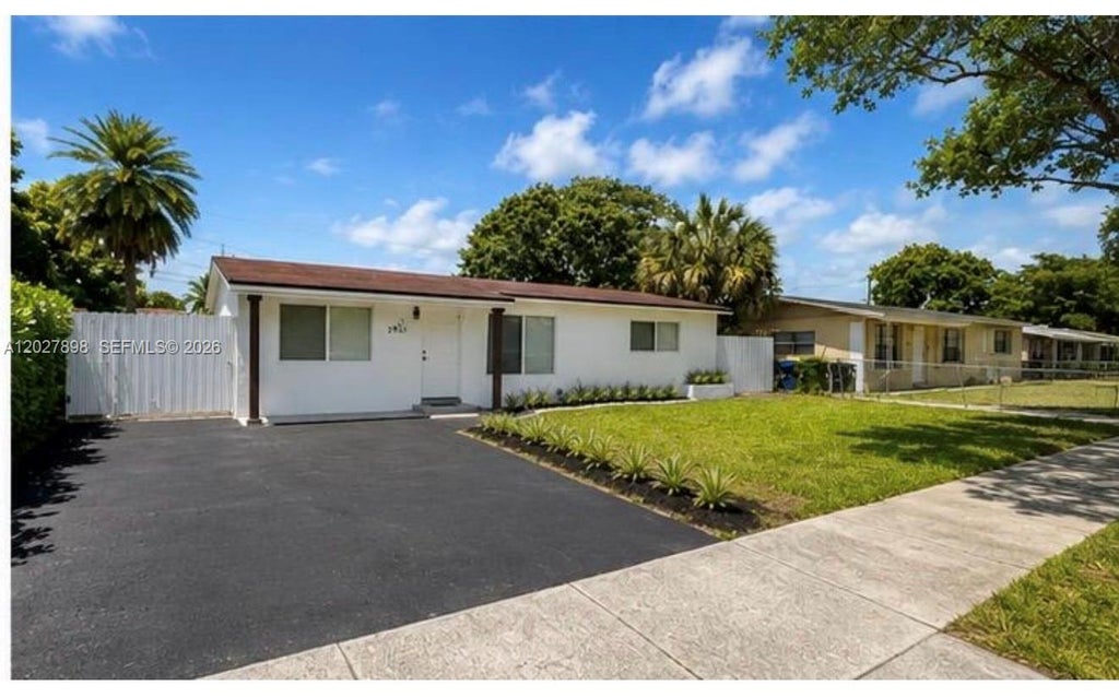 Photo of 2931 NW 21st St, Fort Lauderdale, FL 33311 (MLS # A12027898)