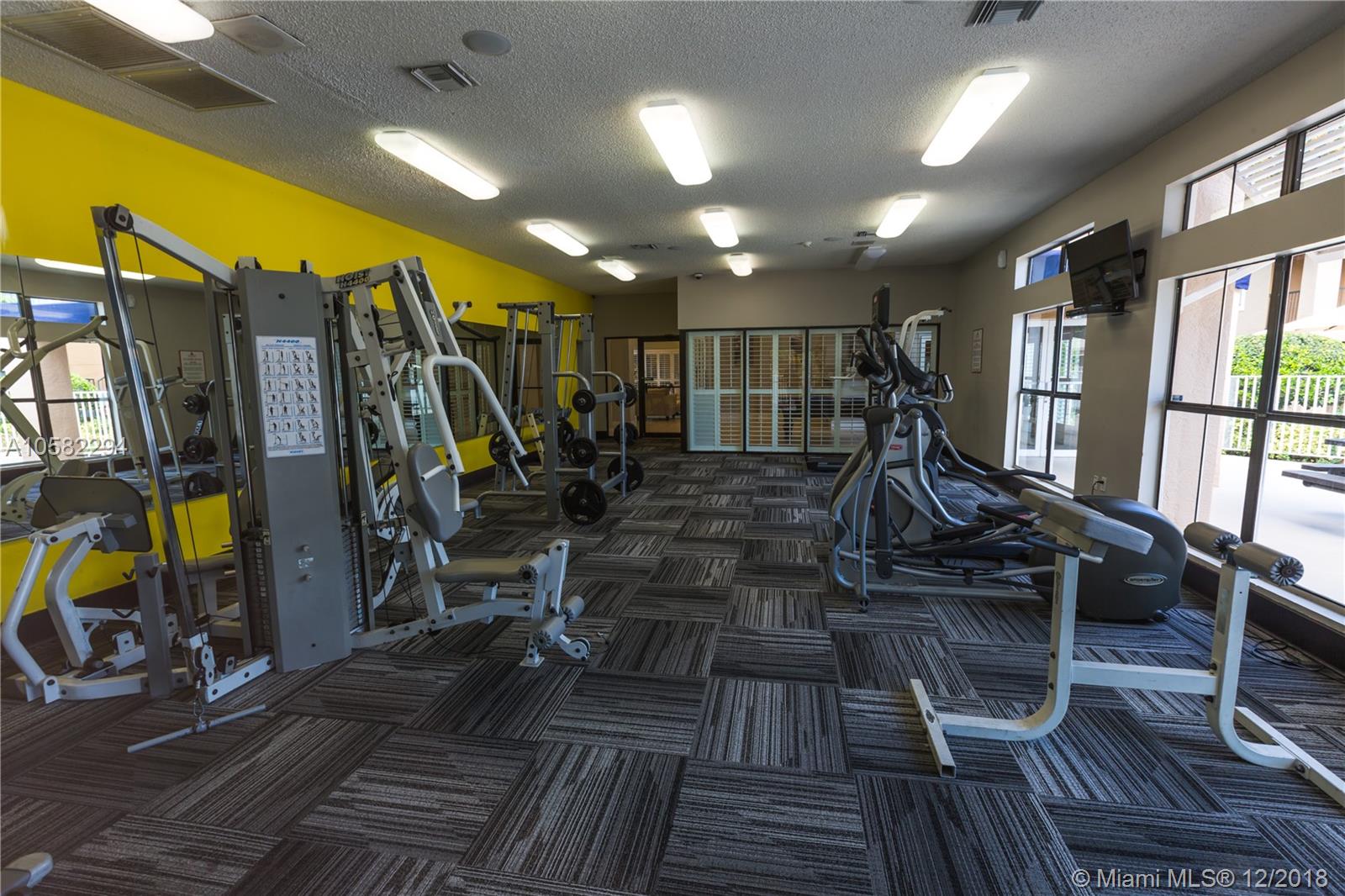 VISTA LAGO AT THE HAMMOCK - Residential