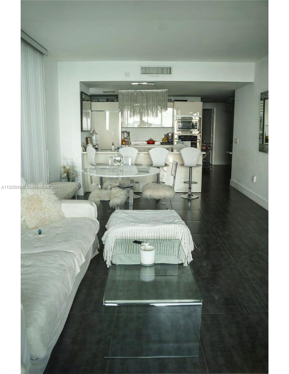 Photo 6 of 20 of 460 NE 28th St 808 condo