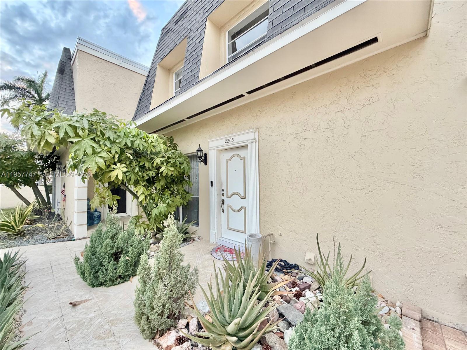 VENETIAN PARK V CONDO - Residential