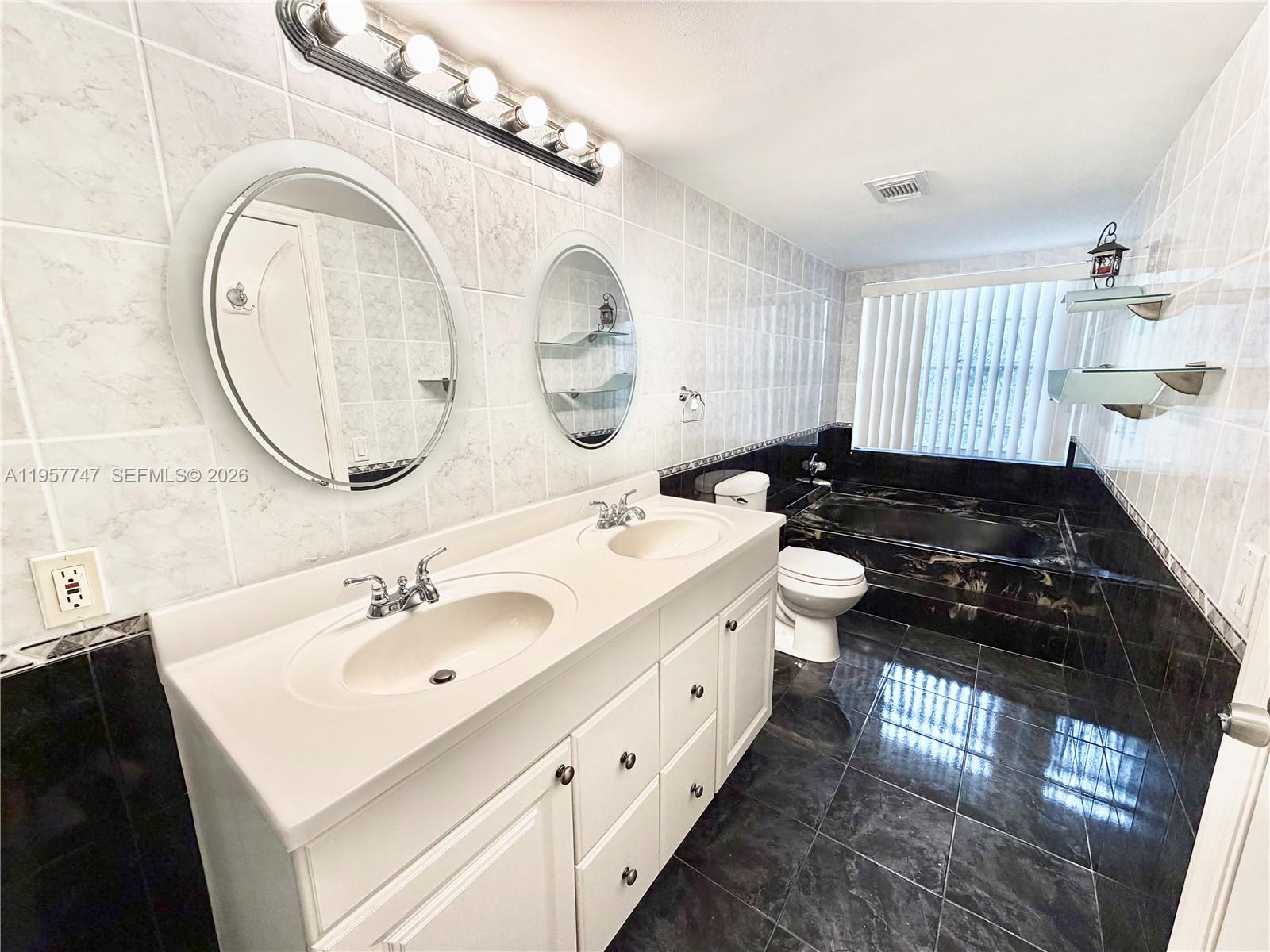 VENETIAN PARK V CONDO - Residential