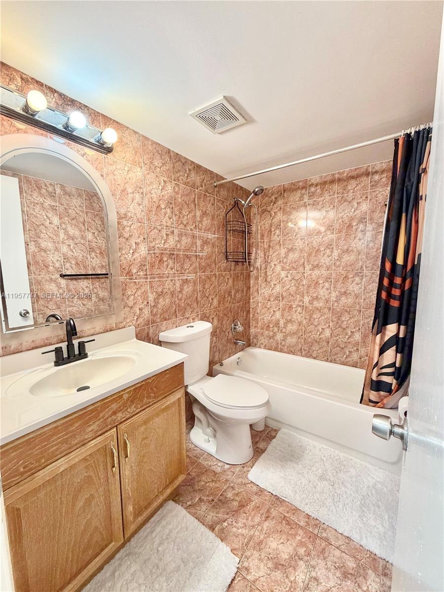 VENETIAN PARK V CONDO - Residential