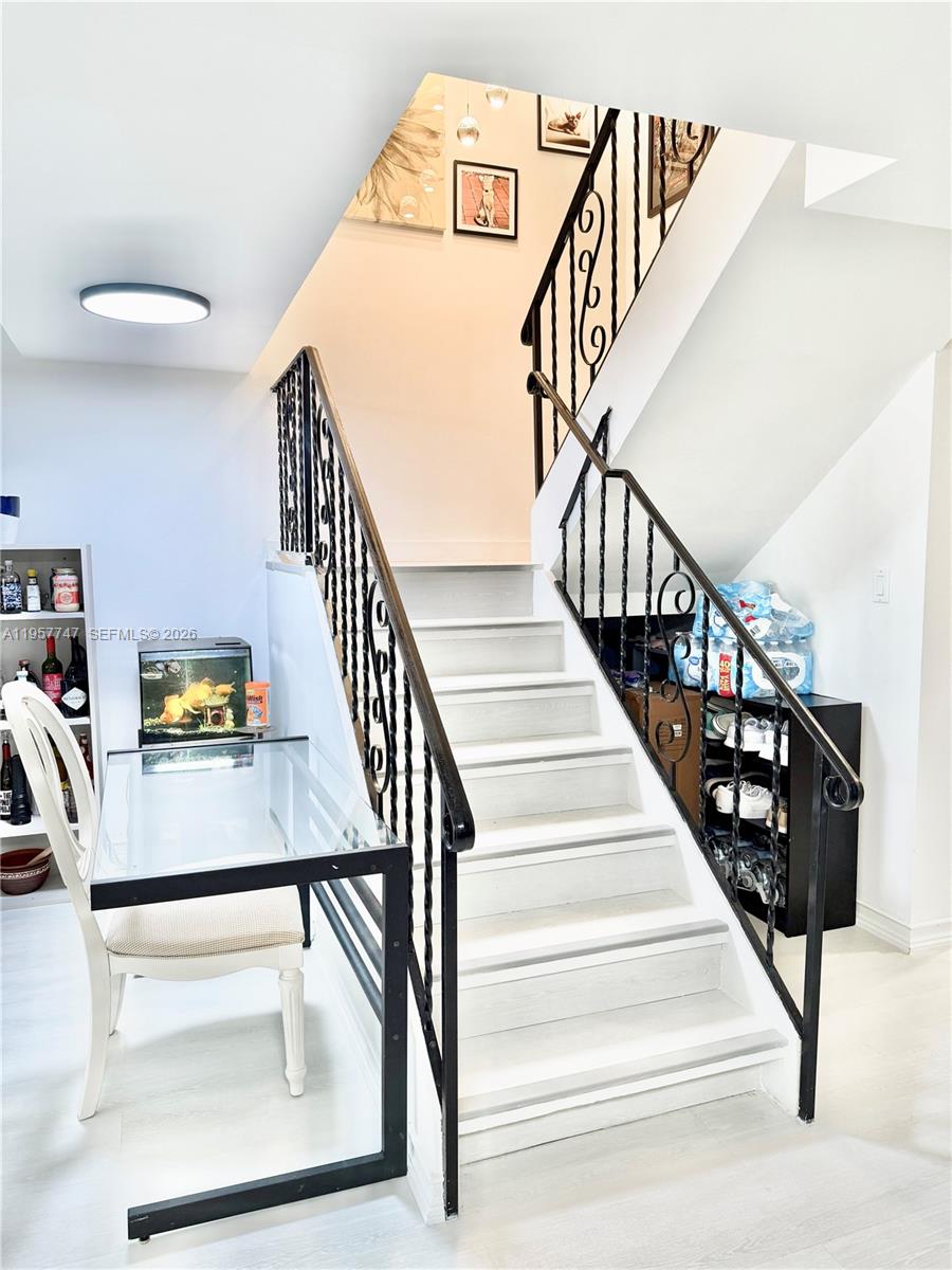 VENETIAN PARK V CONDO - Residential