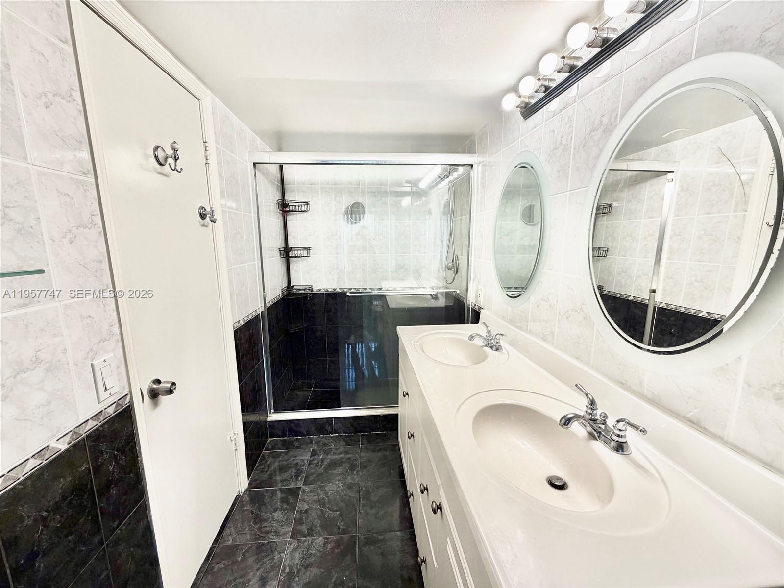 VENETIAN PARK V CONDO - Residential