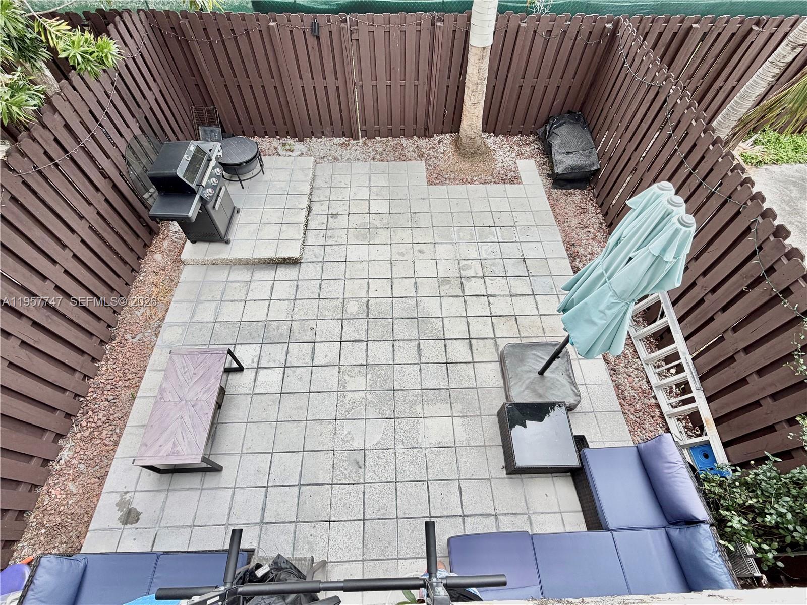 VENETIAN PARK - Residential