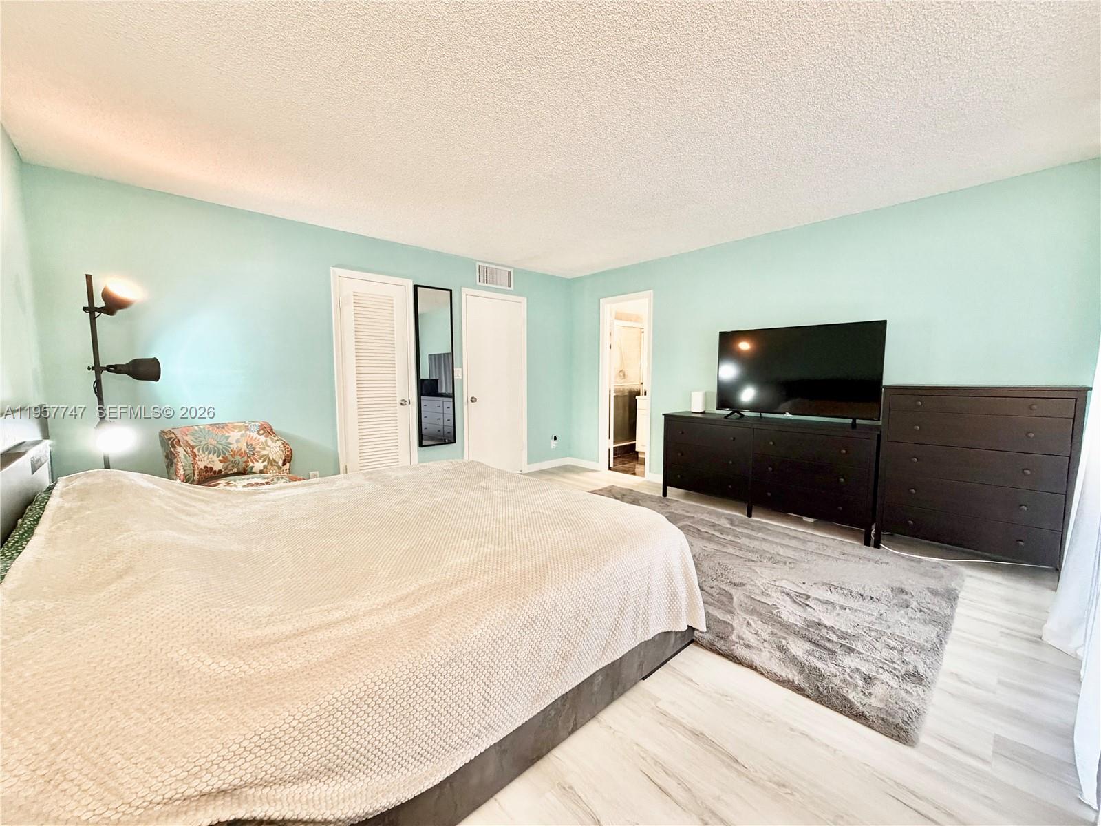 VENETIAN PARK V CONDO - Residential