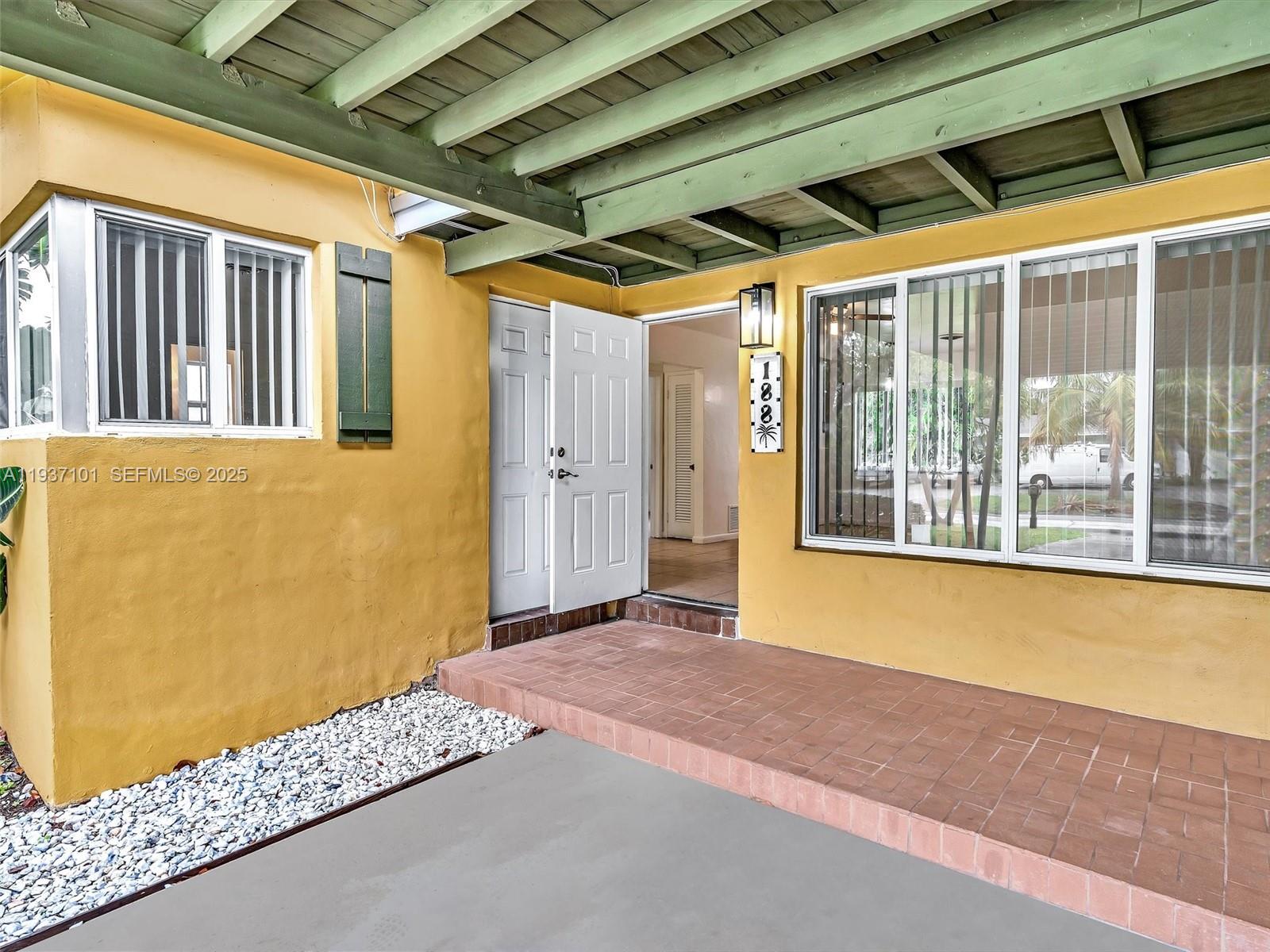 SEACREST ESTATES - Residential Income