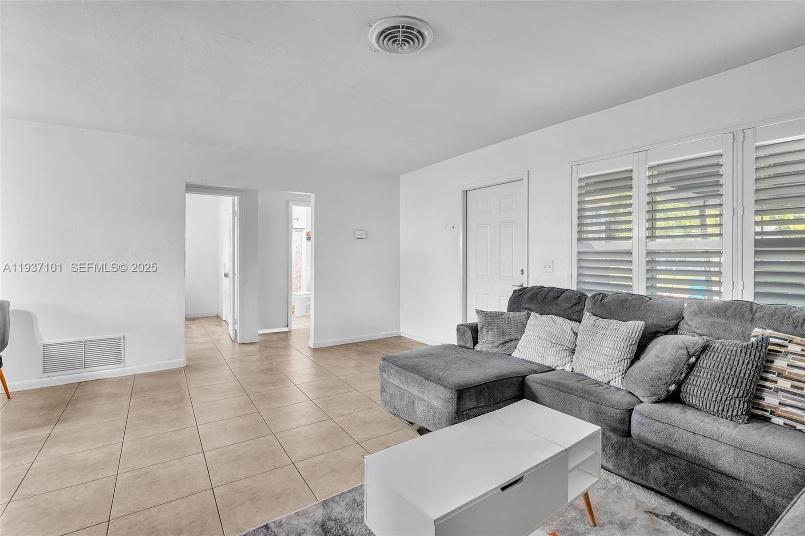 SEACREST ESTATES - Residential Income