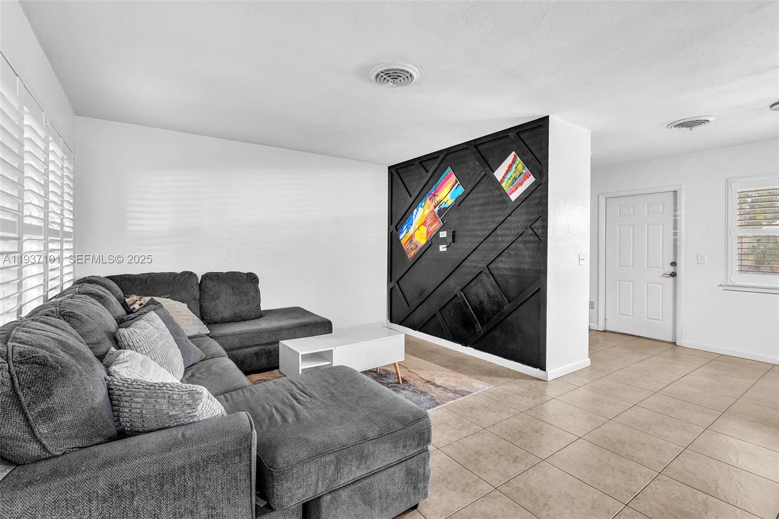 SEACREST ESTATES - Residential Income