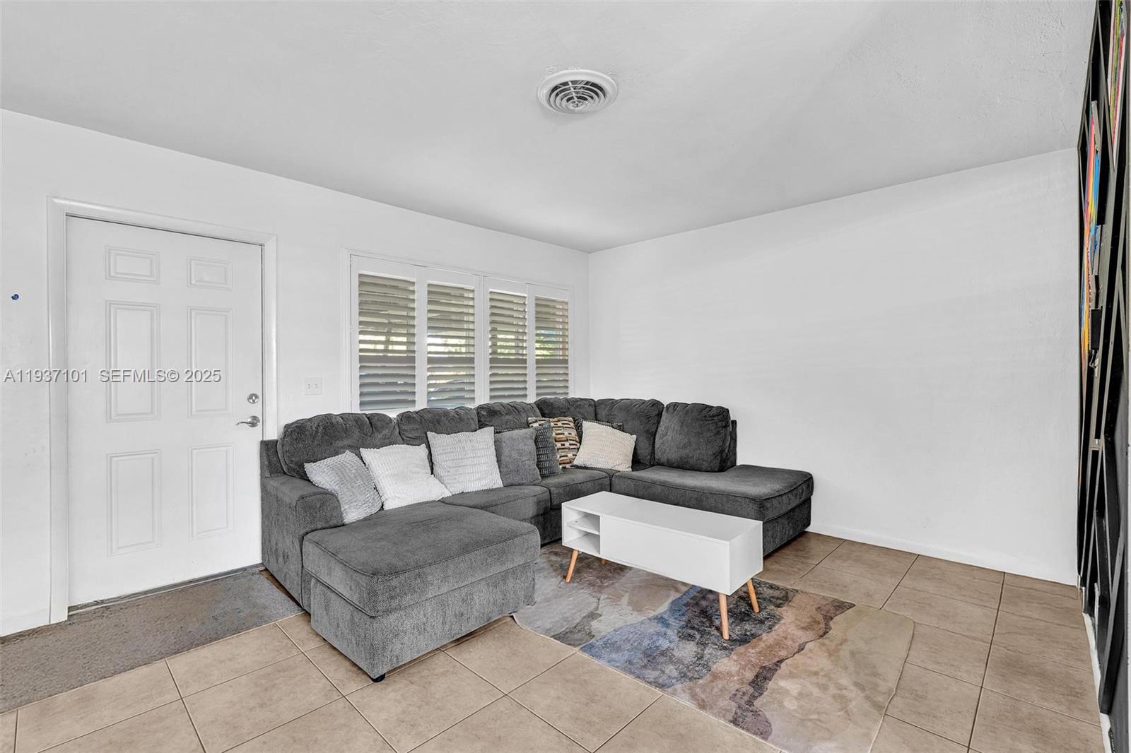 SEACREST ESTATES - Residential Income