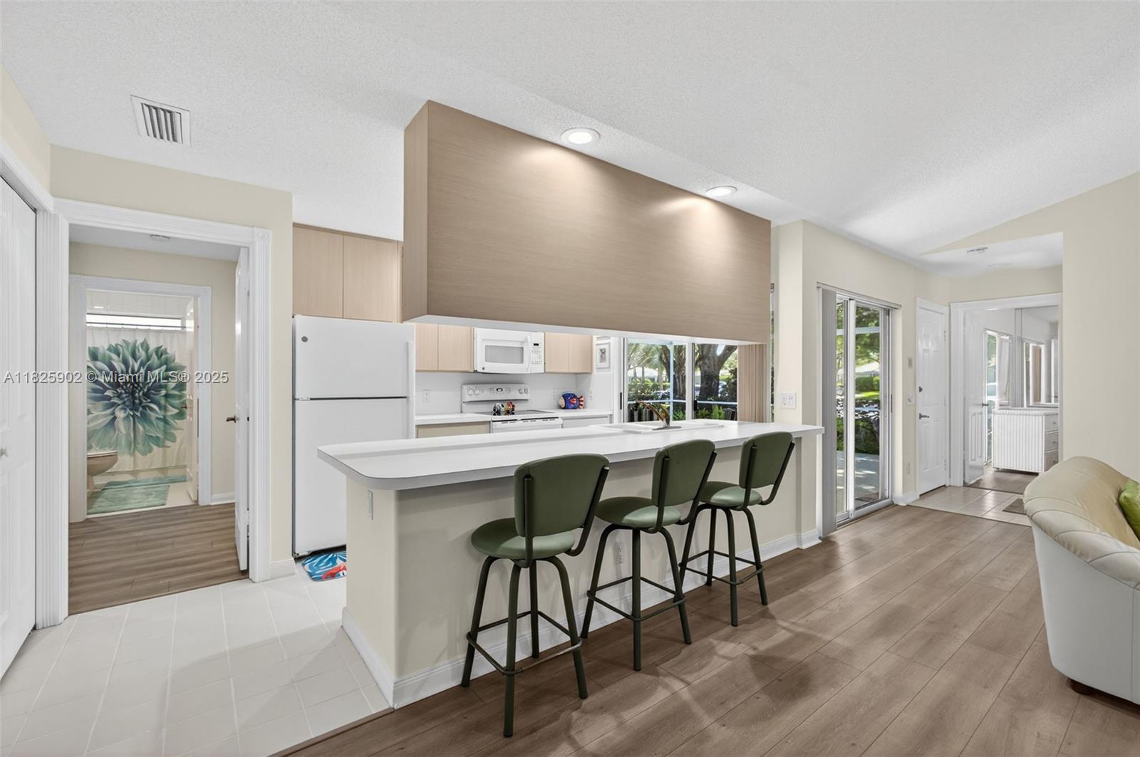 OAKS-SUNTERRACE 3 - Residential Lease