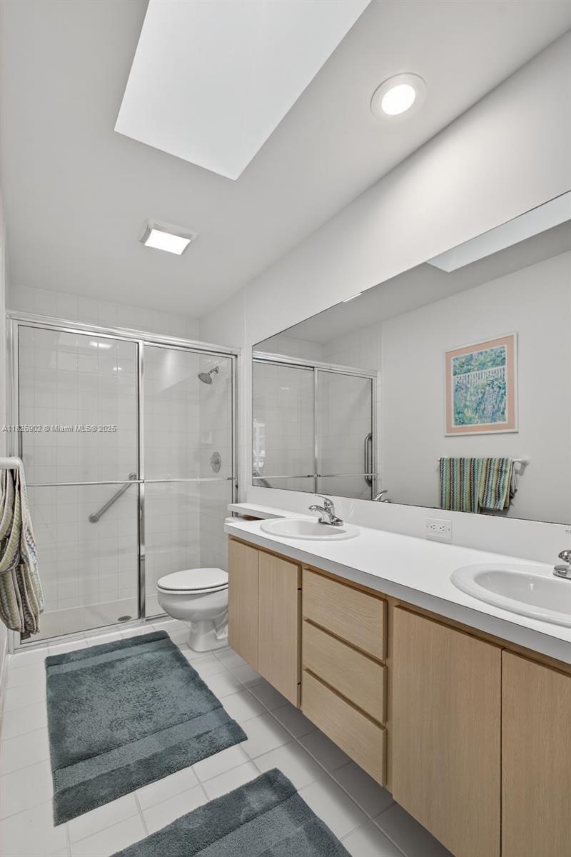 OAKS-SUNTERRACE 3 - Residential Lease