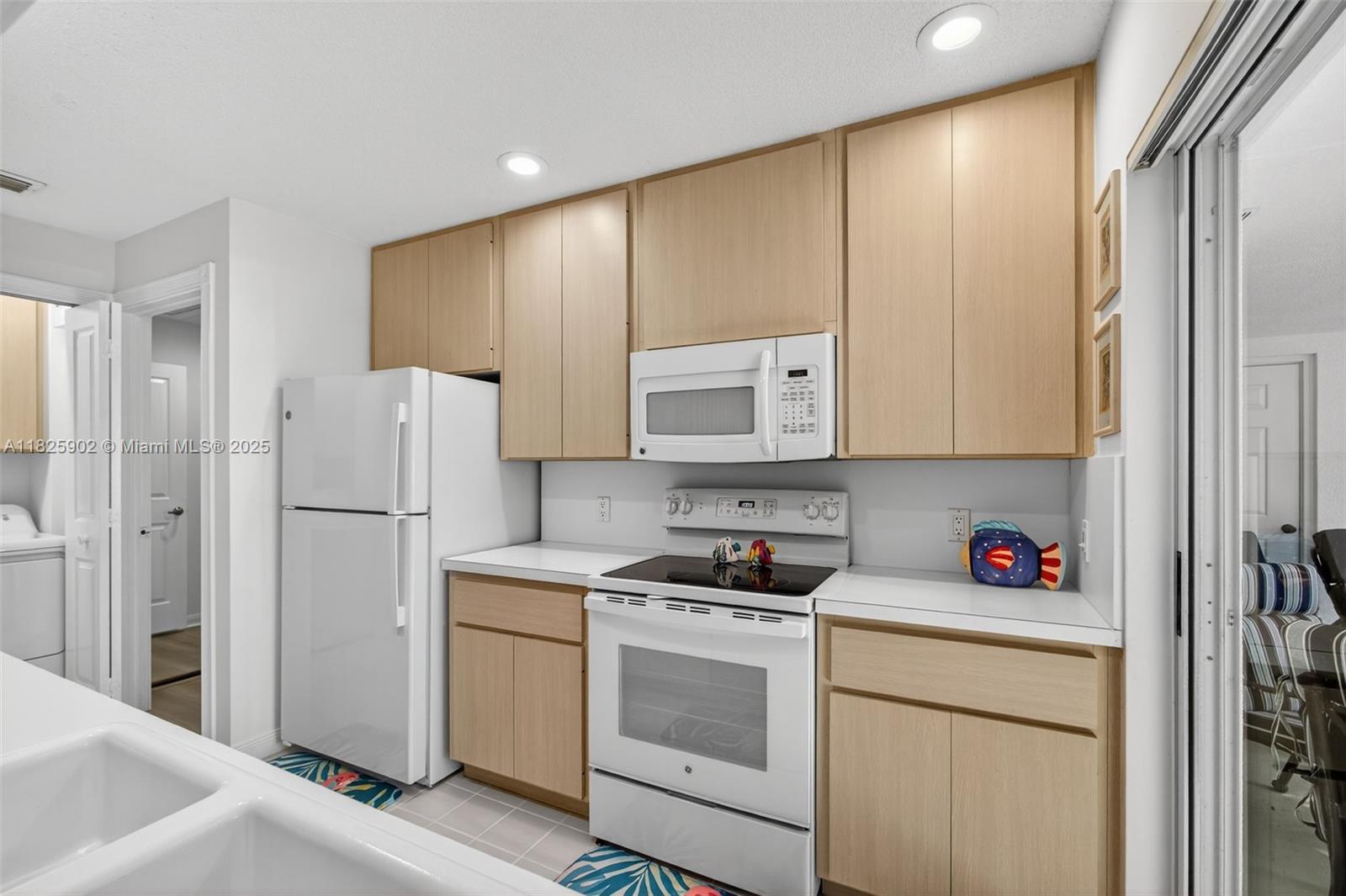 OAKS-SUNTERRACE 3 - Residential Lease