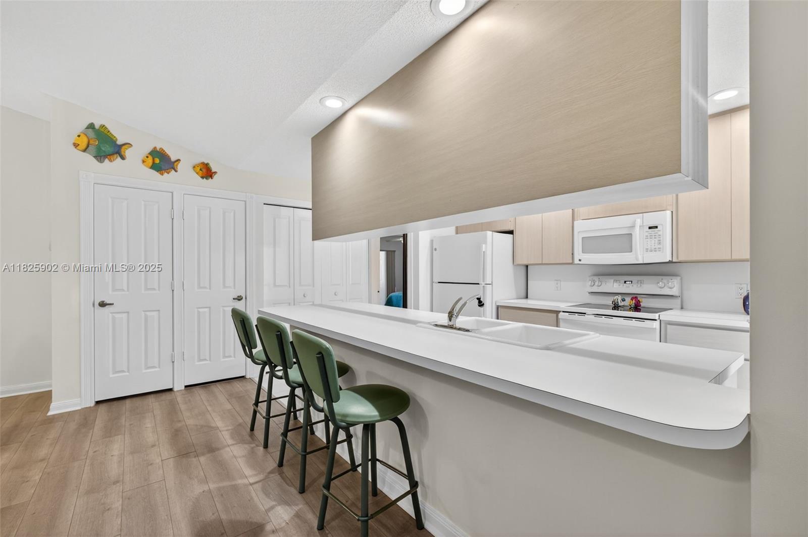 OAKS-SUNTERRACE 3 - Residential Lease