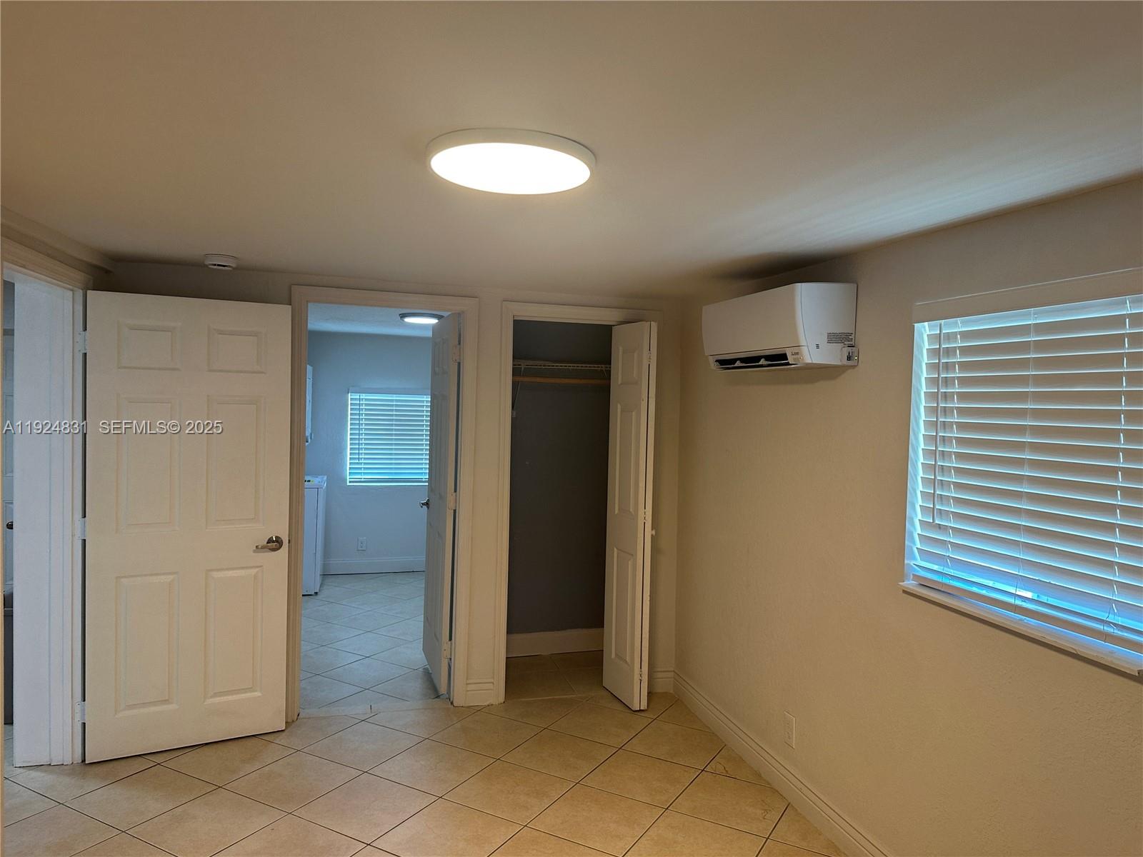 COLLIER MANOR 4TH ADD - Residential Lease