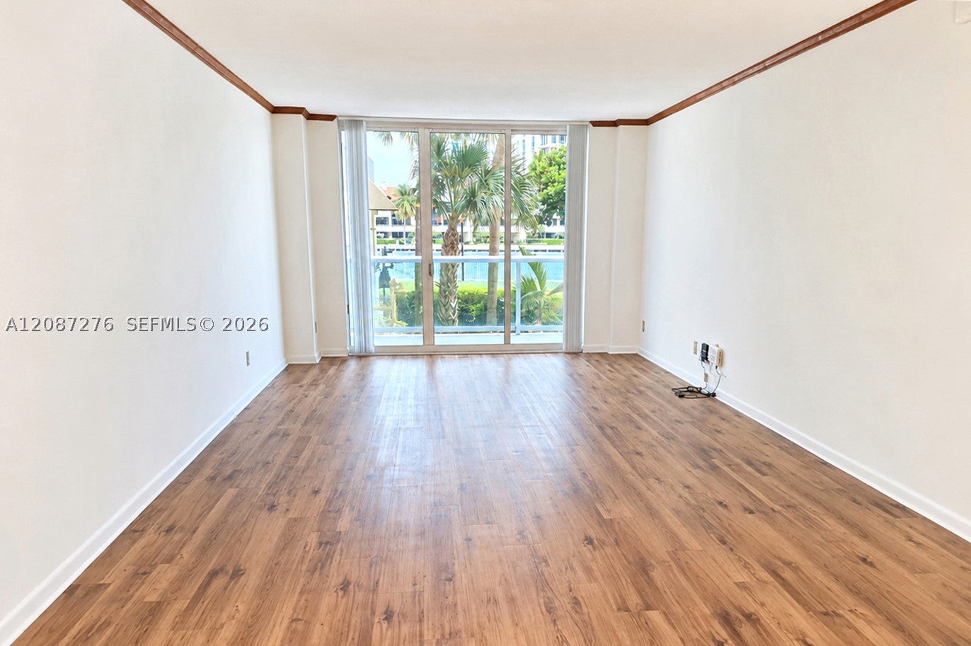 19390 Collins Ave 119