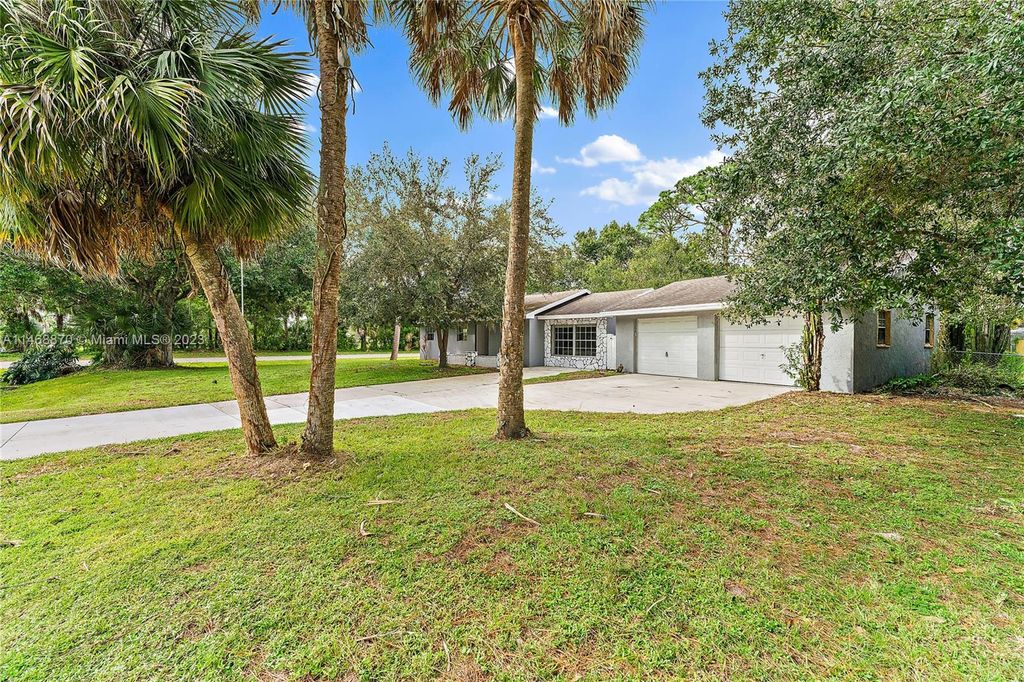 Photo of 8006 Fort Walton Ave, Fort Pierce, FL 34951 (MLS # A11468870)