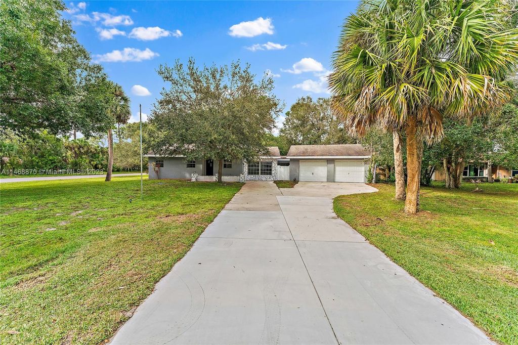 Photo of 8006 Fort Walton Ave, Fort Pierce, FL 34951 (MLS # A11468870)