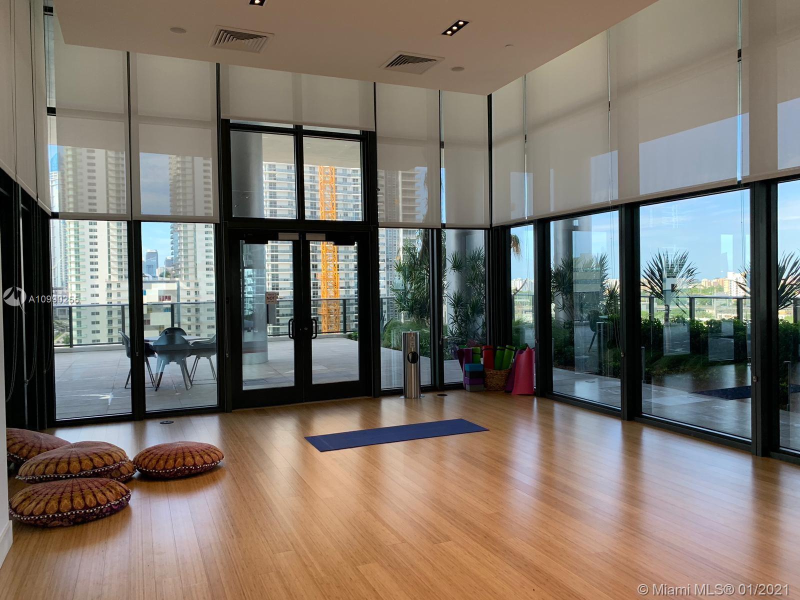 CANVAS CONDO - Residential Lease