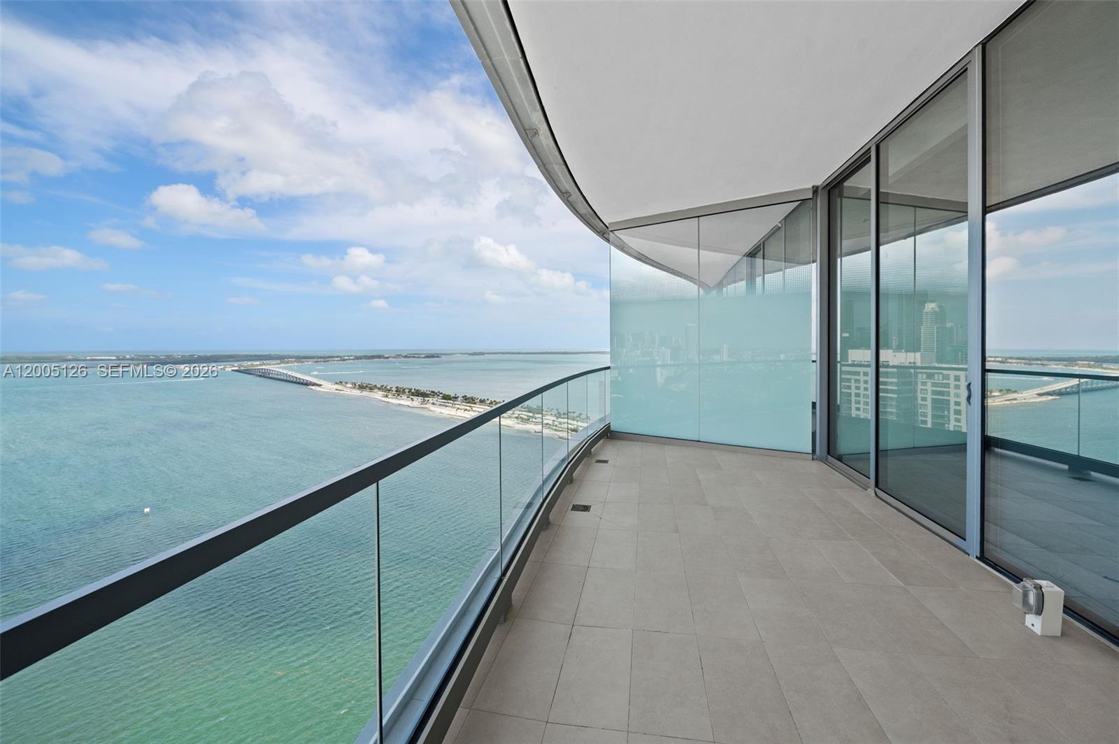 UNA RESIDENCES - Residential