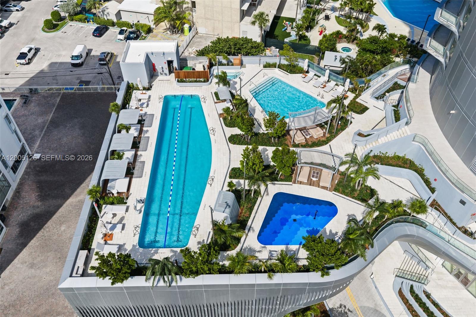 UNA RESIDENCES - Residential