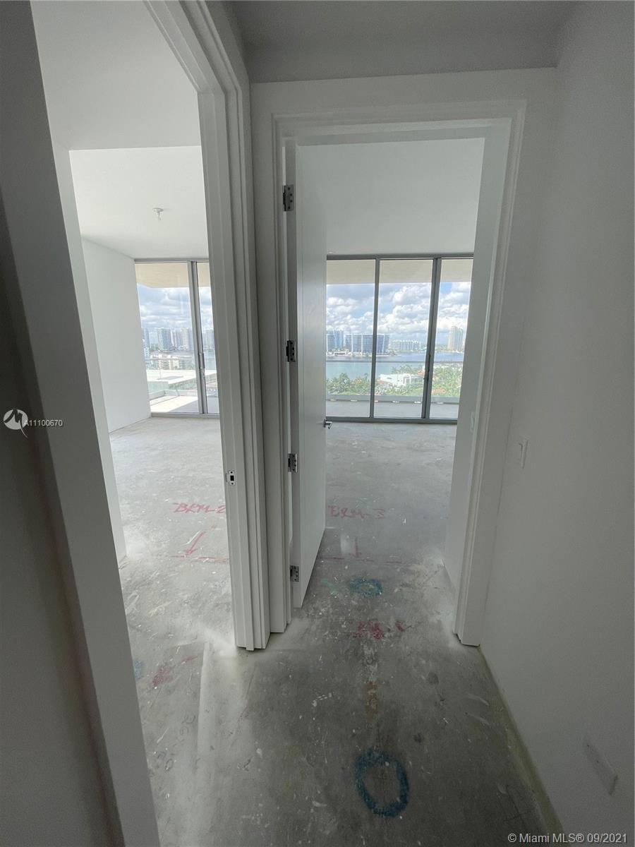 SUNNY ISLES BEACH - Residential