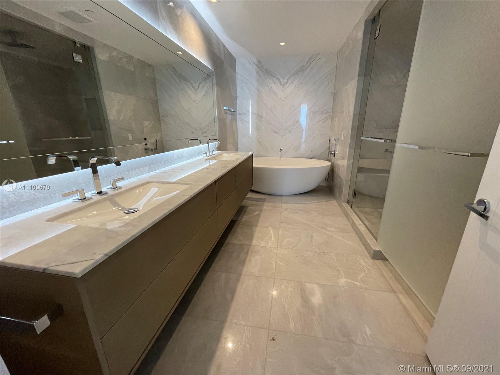 SUNNY ISLES BEACH - Residential