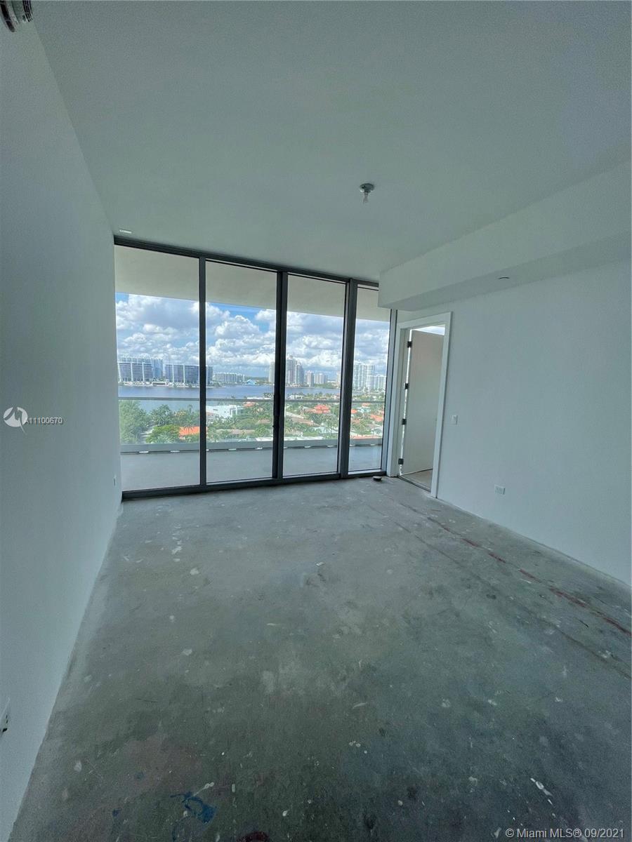 SUNNY ISLES BEACH - Residential