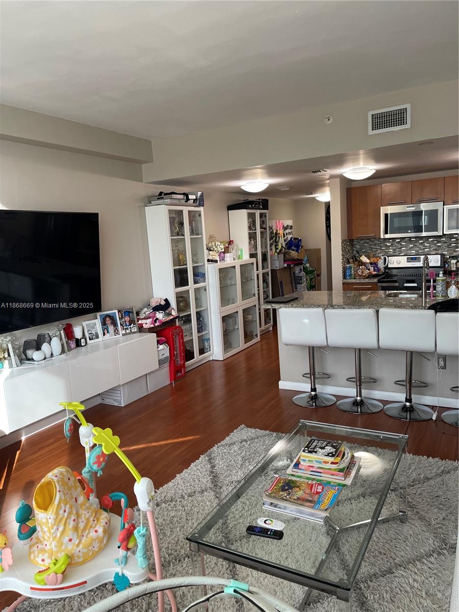 EASTSIDE AT AVENTURA COND - Residential