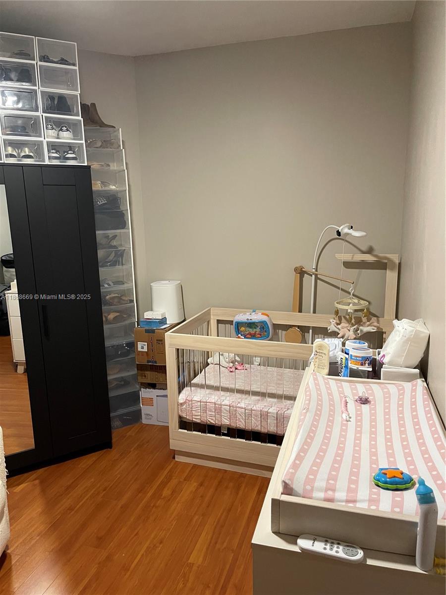 EASTSIDE AT AVENTURA COND - Residential