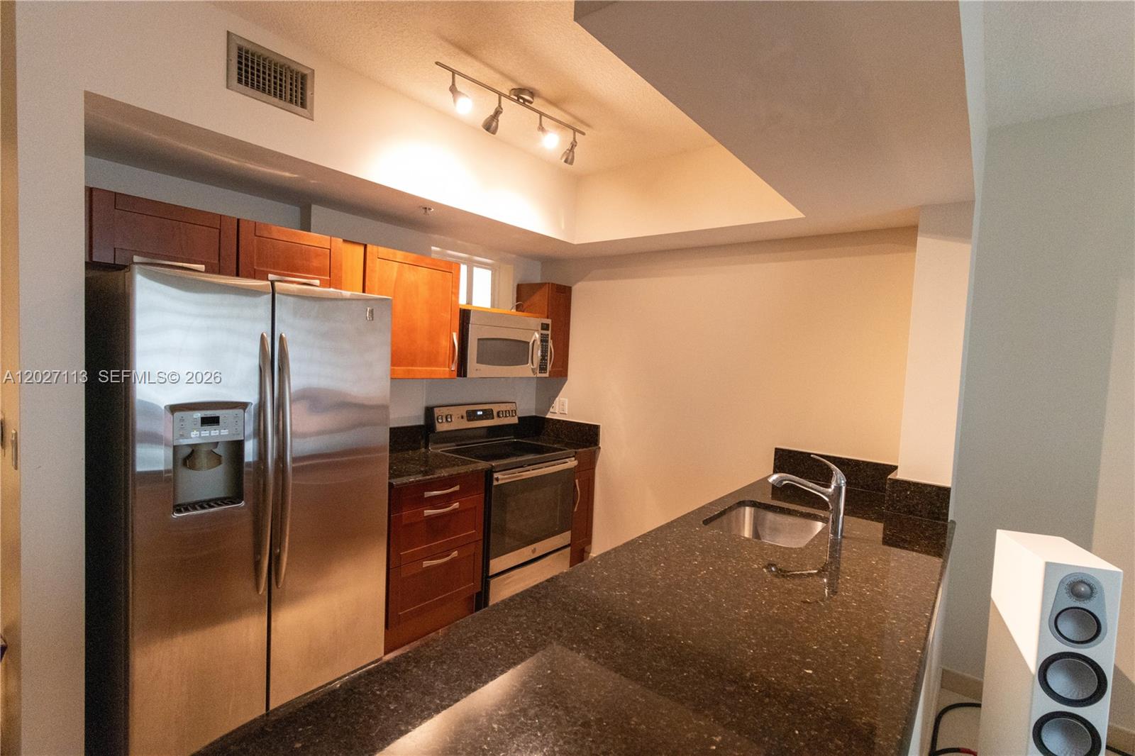 DOWNTOWN DADELAND CONDO N - Residential