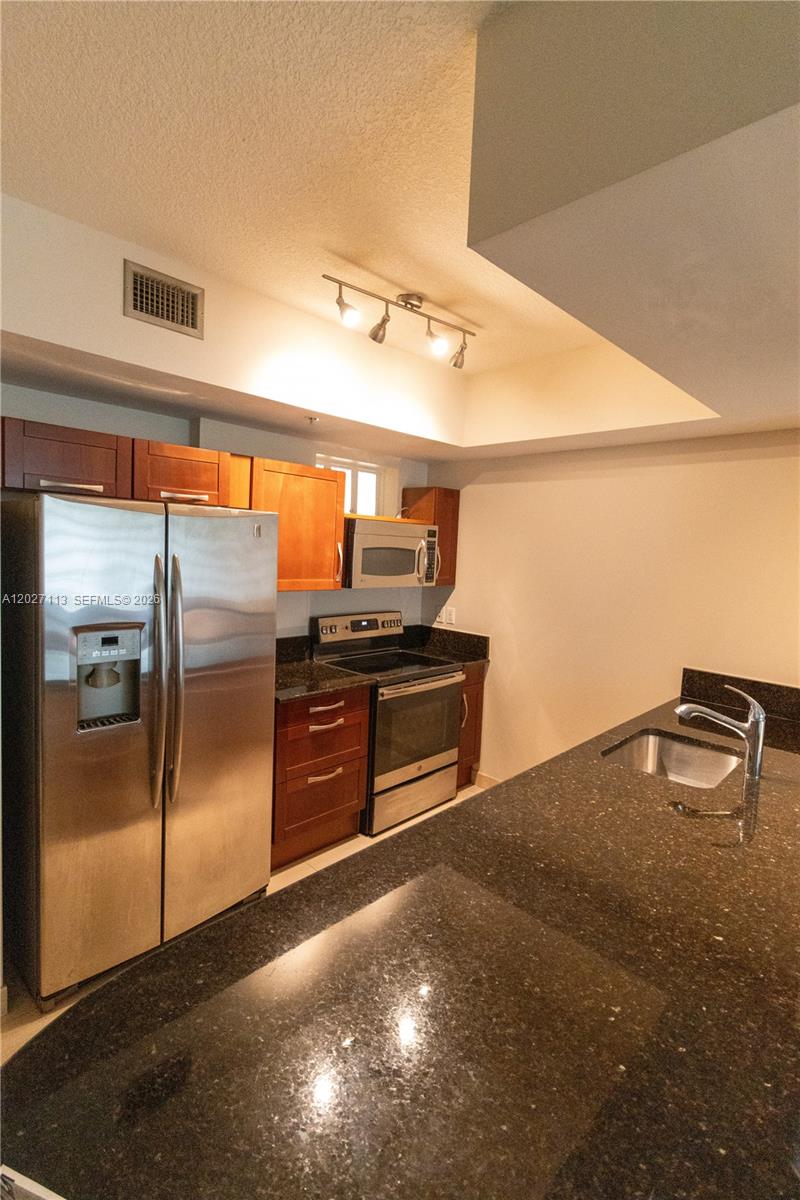 DOWNTOWN DADELAND CONDO N - Residential