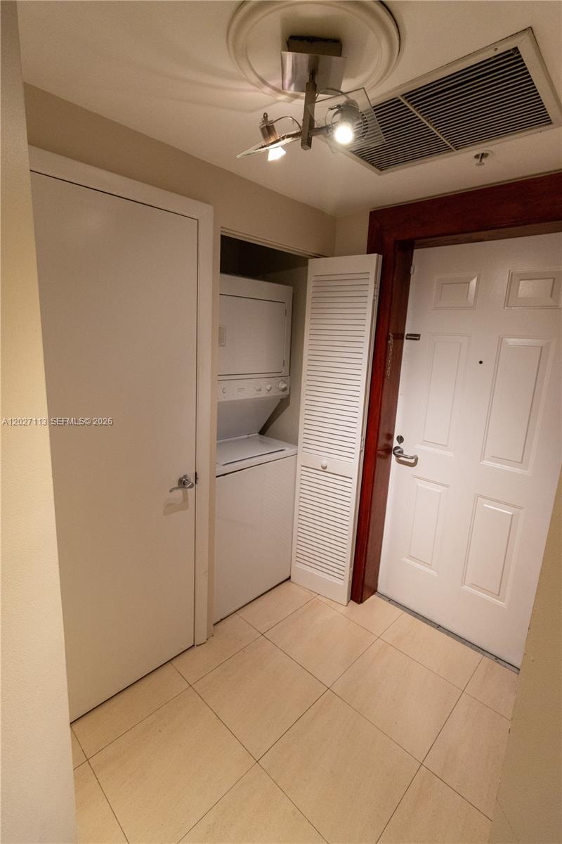 DOWNTOWN DADELAND CONDO N - Residential