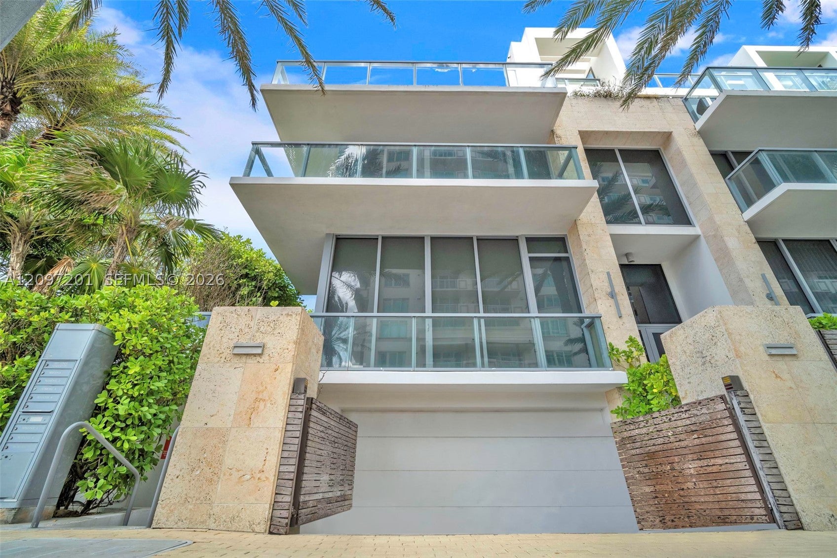 9501 Collins Ave 1